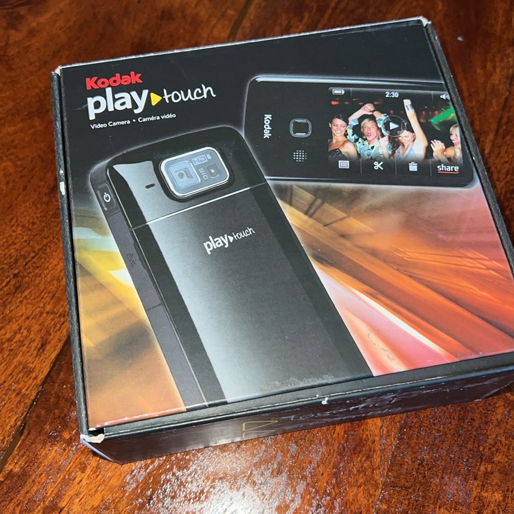 🎥NWT KODAK PLAY TOUCH VIDEO CAMERA IN BLACK 3 inch - Picture 14 of 17
